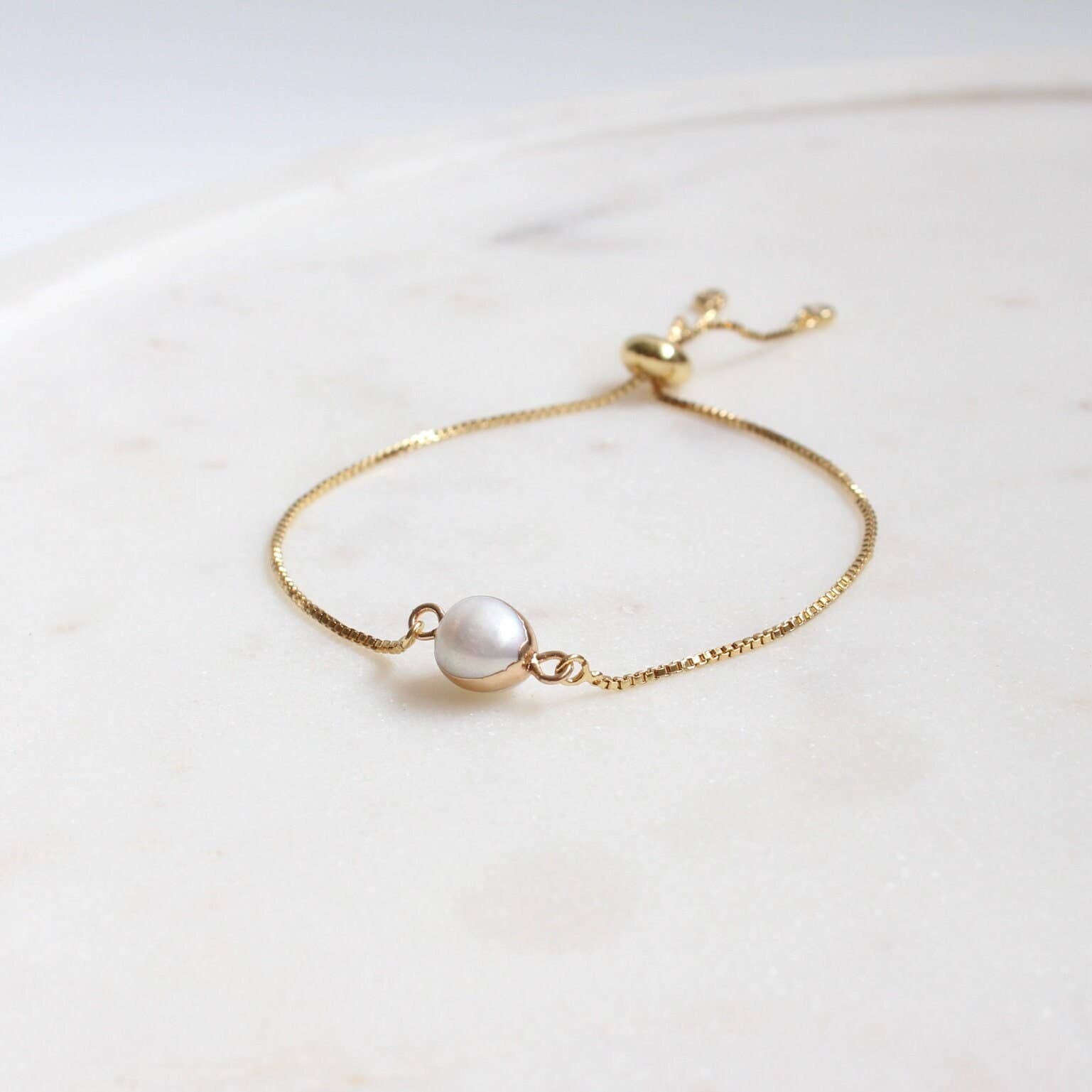 Thin Bracelet, Pearl Stackable Bracelet (1B01c)
