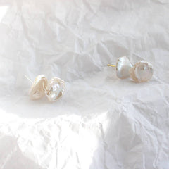 Flower Petal Keshi Pearl Earrings (1E14a)