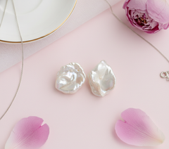 Flower Petal Keshi Pearl Earrings (1E14a)