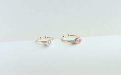 Rainbow Baroque Pearl Ring, Minimal Thin Ring (1R09c): Gold / Baroque White Pearl