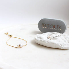 Thin Bracelet, Pearl Stackable Bracelet (1B01c)