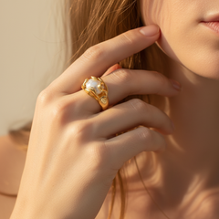 Baroque Pearl Statement Ring (1R06g)