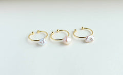 Rainbow Baroque Pearl Ring, Minimal Thin Ring (1R09c): Gold / Rainbow Pearl