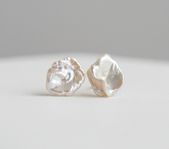 Flower Petal Keshi Pearl Earrings (1E14a)