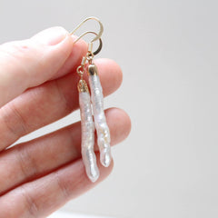 Long Biwa Pearl Dangle Earrings (1E46)