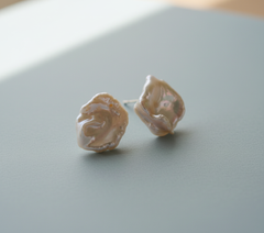 Flower Petal Keshi Pearl Earrings (1E14a)